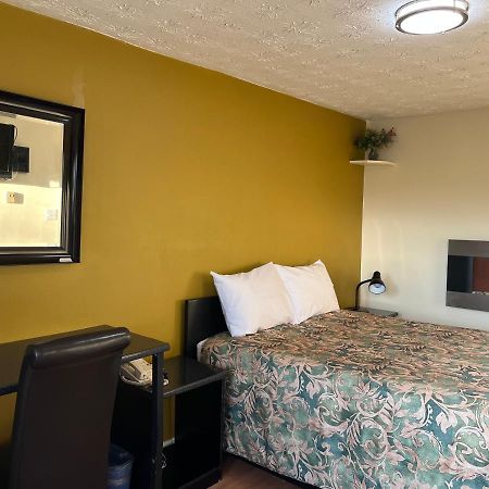 Old Mill Motel Blind River Bagian luar foto