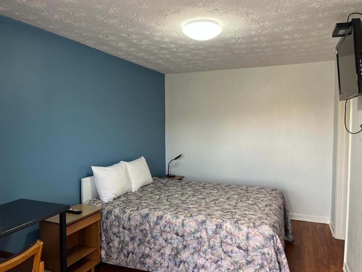 Old Mill Motel Blind River Bagian luar foto
