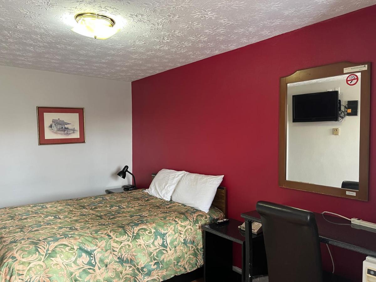Old Mill Motel Blind River Bagian luar foto