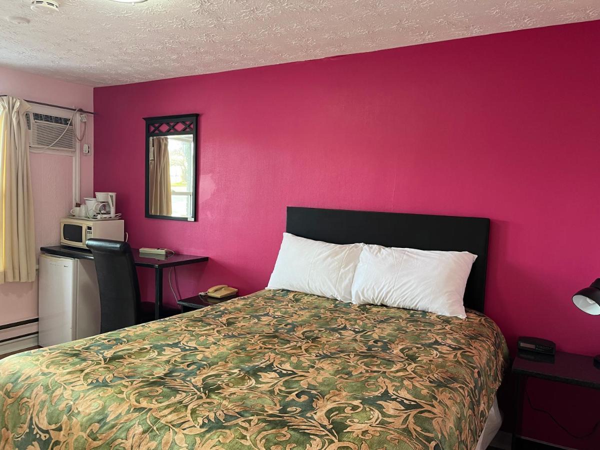 Old Mill Motel Blind River Bagian luar foto