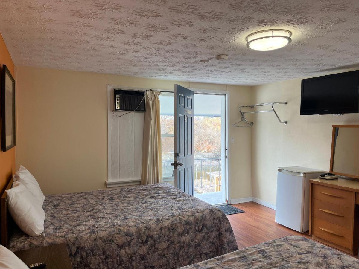 Old Mill Motel Blind River Bagian luar foto