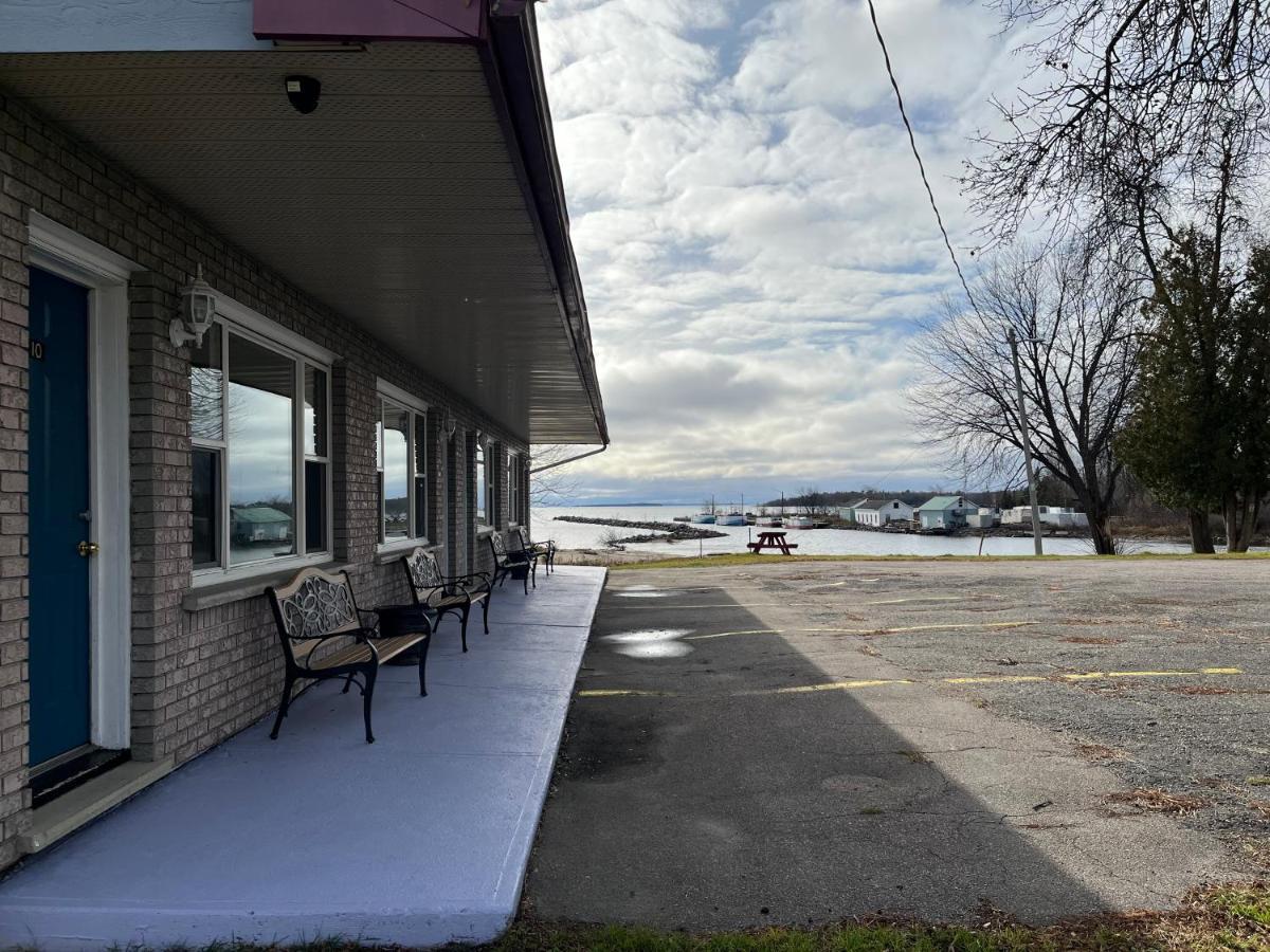 Old Mill Motel Blind River Bagian luar foto