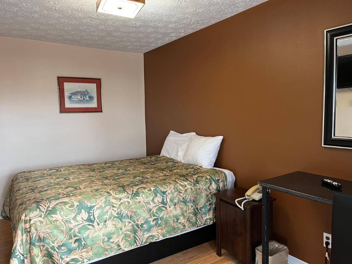 Old Mill Motel Blind River Bagian luar foto