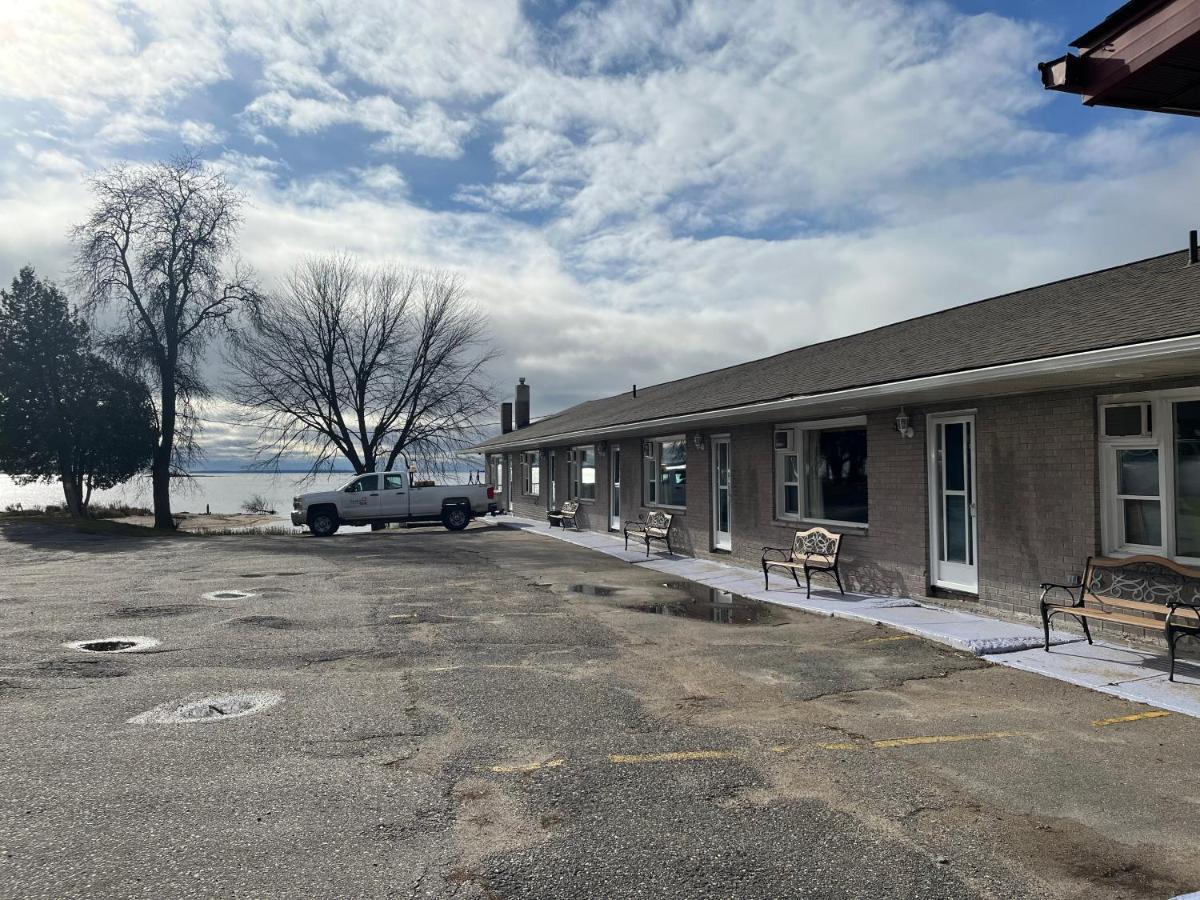 Old Mill Motel Blind River Bagian luar foto