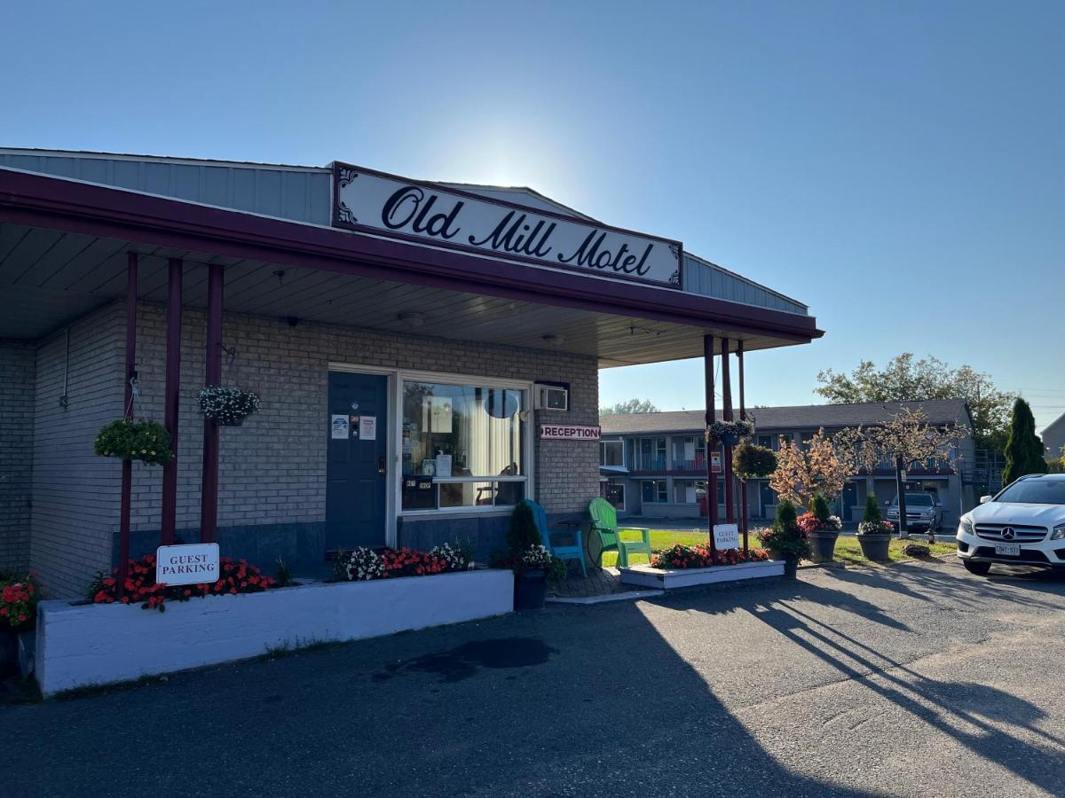 Old Mill Motel Blind River Bagian luar foto